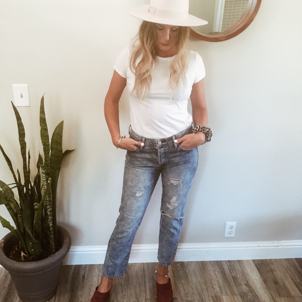 Levi 501 distressed jeans